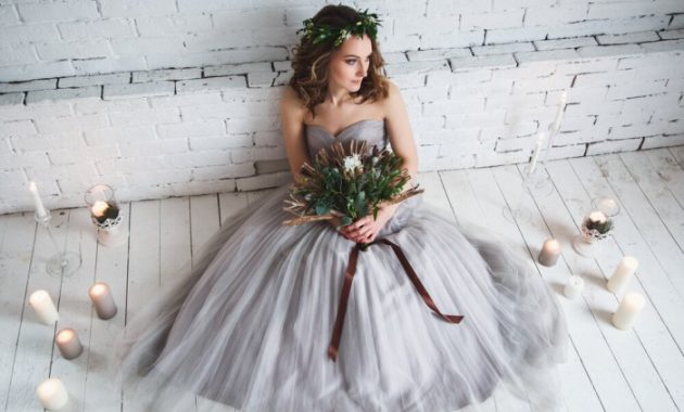 Casual Non-White Wedding Dresses