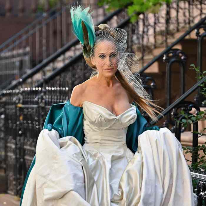 Carrie bradshaw vivienne westwood wedding dress