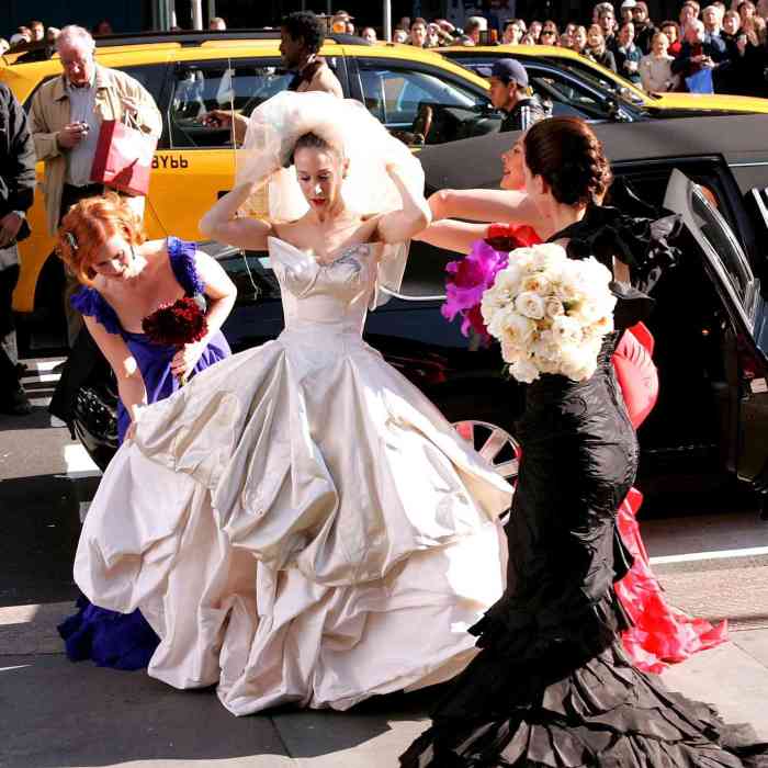 Carrie bradshaw vivienne westwood wedding dress